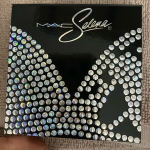 Mac cosmetic Selena collection highlighter “la leyenda”